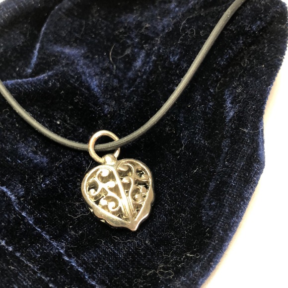 Silver Heart Vintage Pendant Necklace Locket - Picture 5 of 8